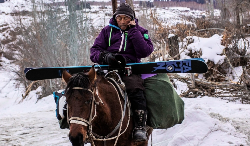 Top Kyrgyzstan horse skiing