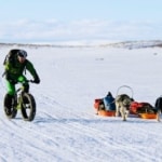 Vignette Fatbike Norvège neige cercle arctique pulka chiens de traineaux