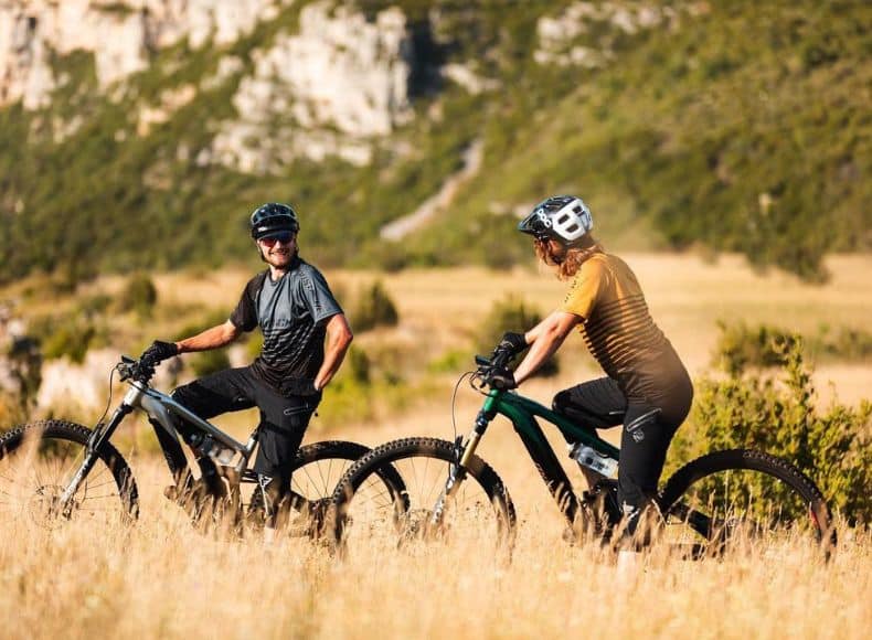 Vignette site CW- Electric mountain bike enduro all mountain Moustache all inclusive stay in Andalusia